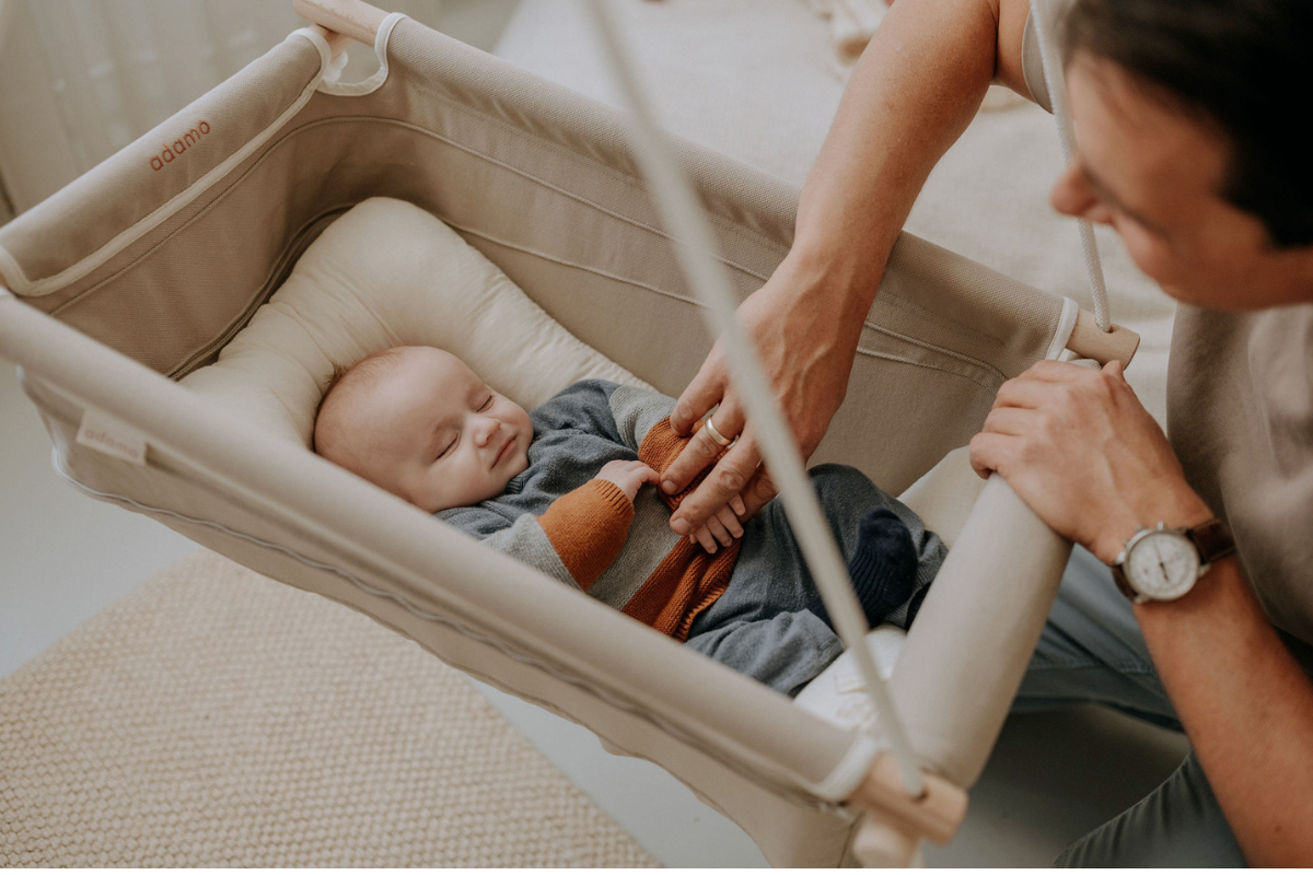 Próbáld ki élőben az Adamo Prémium babahintát!